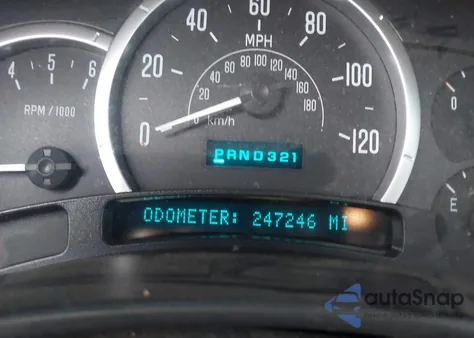 2004 Cadillac Escalade Standard z USA, uszkodzony, nr VIN 1GYEK63N74R290761